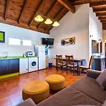 Charming With Sea View In El Roque, Private Pool Villa *